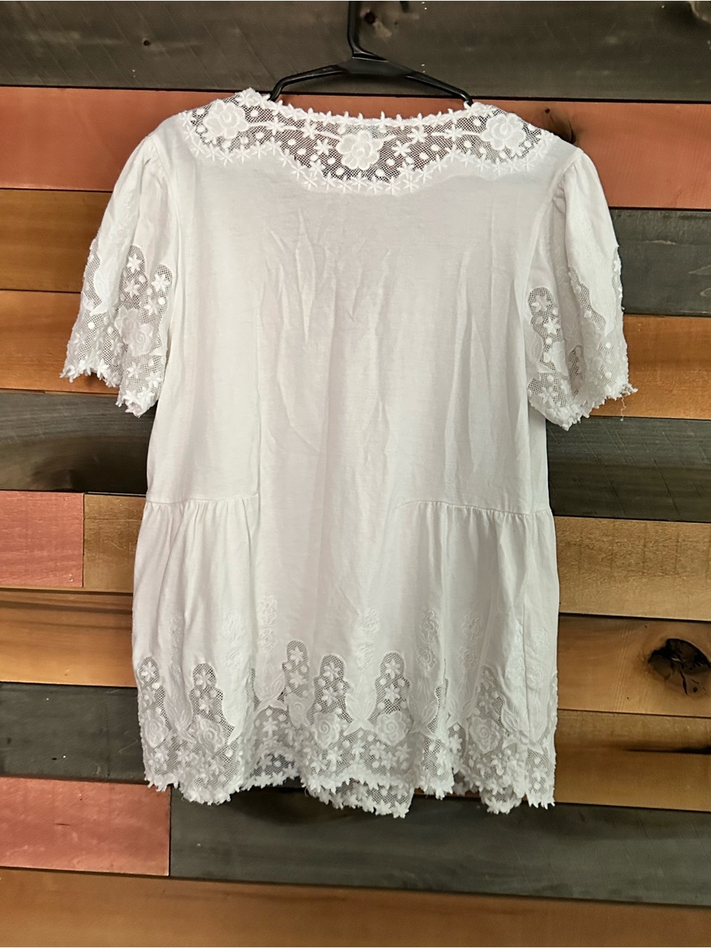 Sundance short-sleeve top featuring a V-neckline and intricate floral Lace - Picture 8 of 9